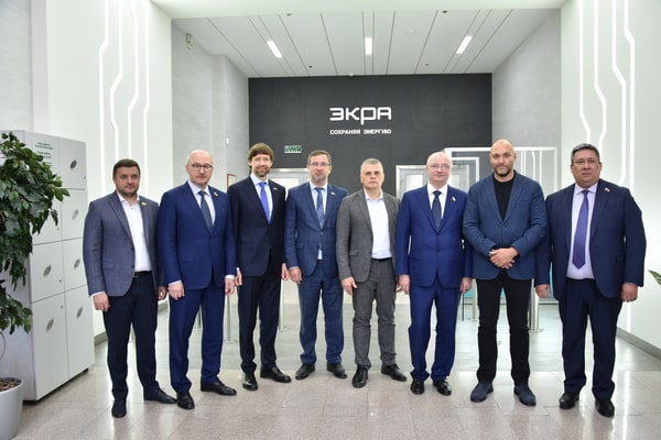 Делегация Совета Федерации посетила НПП «ЭКРА»